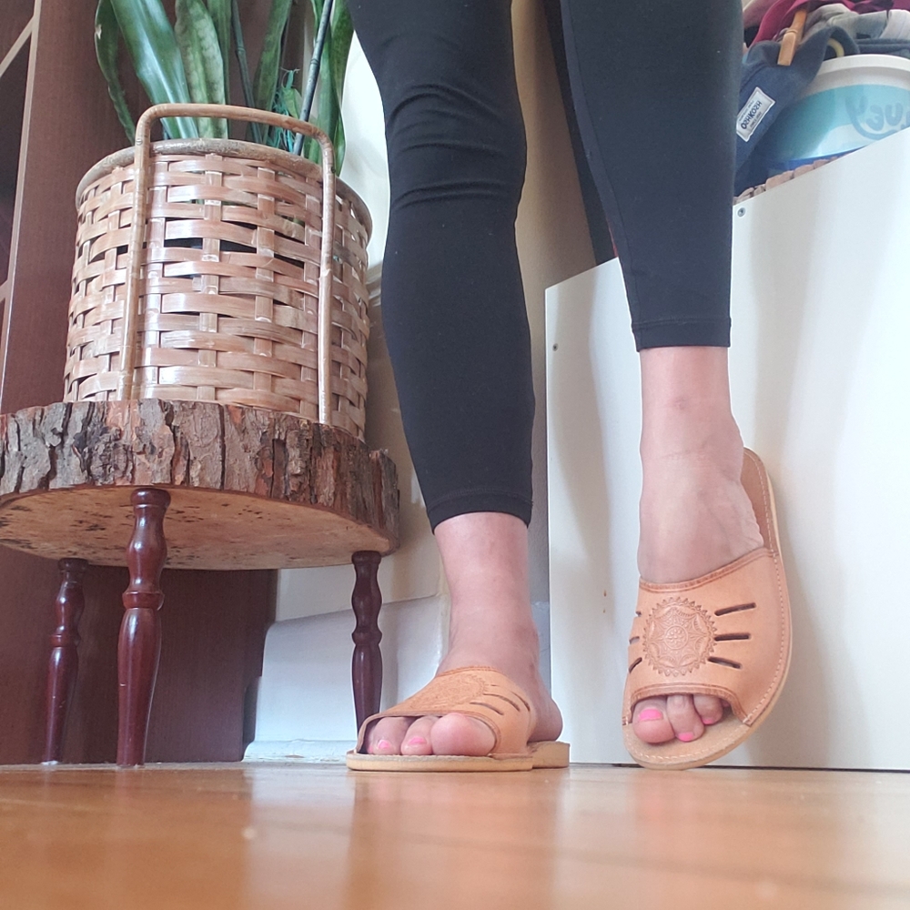 🏷Handcrafted Leather Slides from India - size 39 - 40
